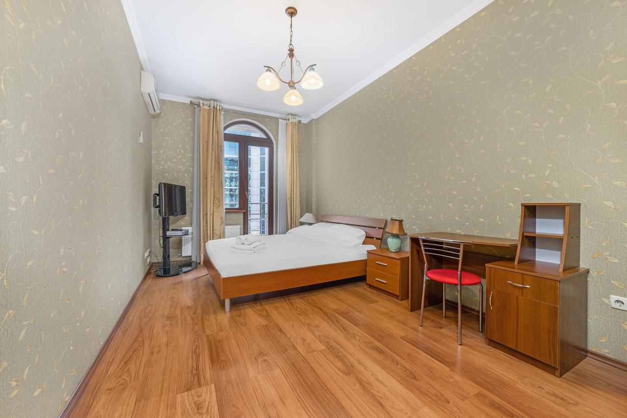 Апартаменты Two-bedroom apartment with balcony and kitchen Одесса