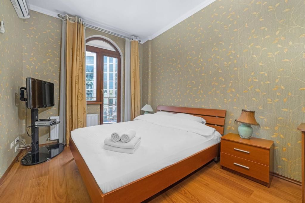 Апартаменты Two-bedroom apartment with balcony and kitchen Одесса