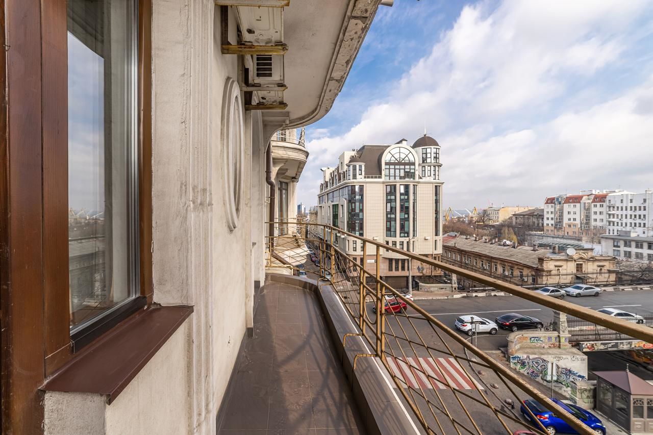 Апартаменты Two-bedroom apartment with balcony and kitchen Одесса