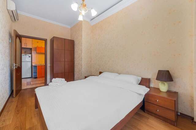 Апартаменты Two-bedroom apartment with balcony and kitchen Одесса-14