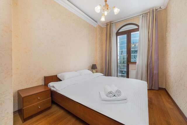 Апартаменты Two-bedroom apartment with balcony and kitchen Одесса-20