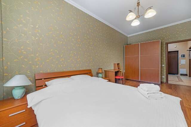 Апартаменты Two-bedroom apartment with balcony and kitchen Одесса-35